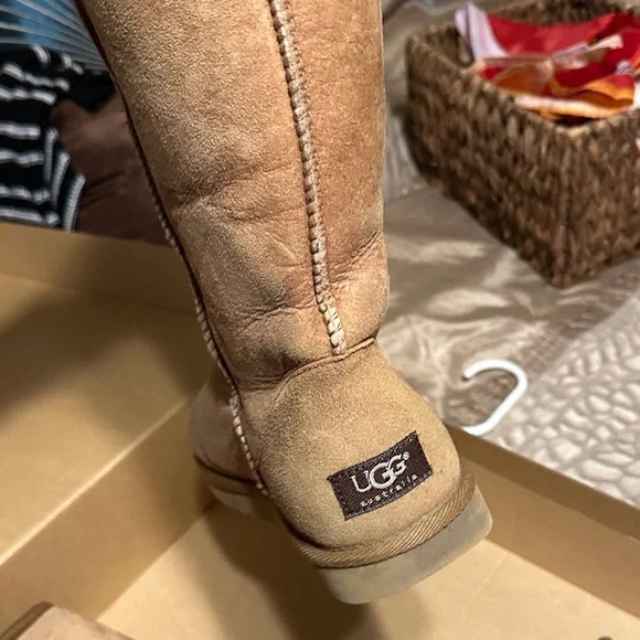 UGG Classic Chestnut Boots - Picture 8 of 11
